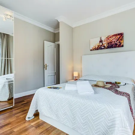 빌라 Luxury White With Sea View, Heated Pool