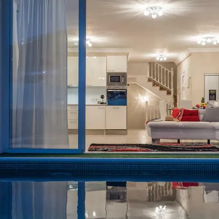 Luxury White With Sea View, Heated Pool 빌라 *