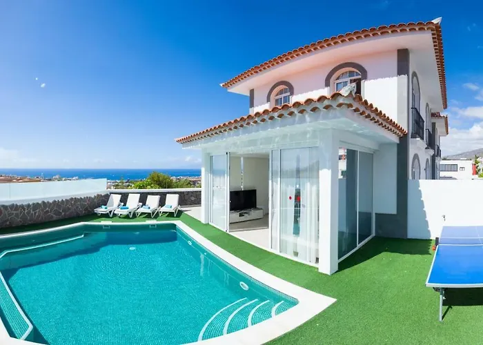Luxury White With Sea View, Heated Pool * 아데제