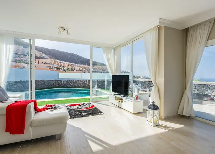 Luxury White With Sea View, Heated Pool 빌라 아데제