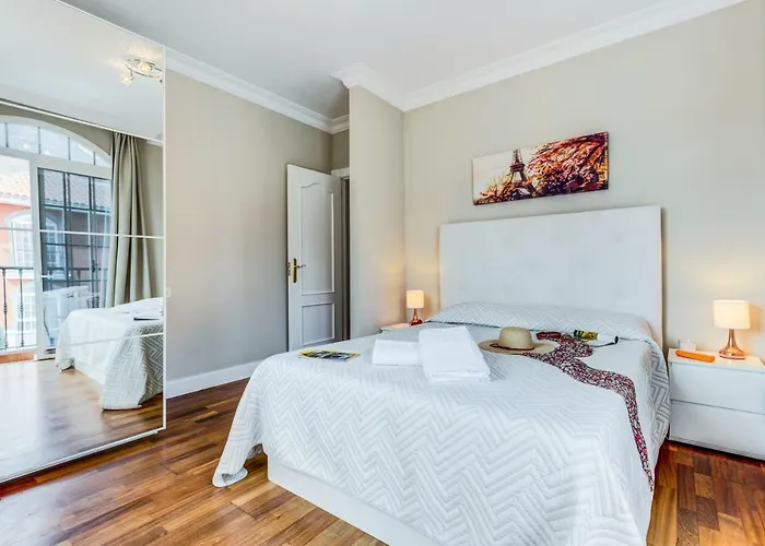 빌라 Luxury White With Sea View, Heated Pool