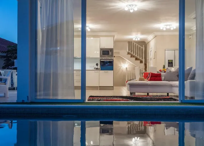 Luxury White With Sea View, Heated Pool 빌라 *