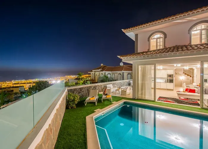 Luxury White With Sea View, Heated Pool 빌라 *