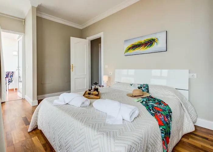 Luxury White With Sea View, Heated Pool 빌라 아데제