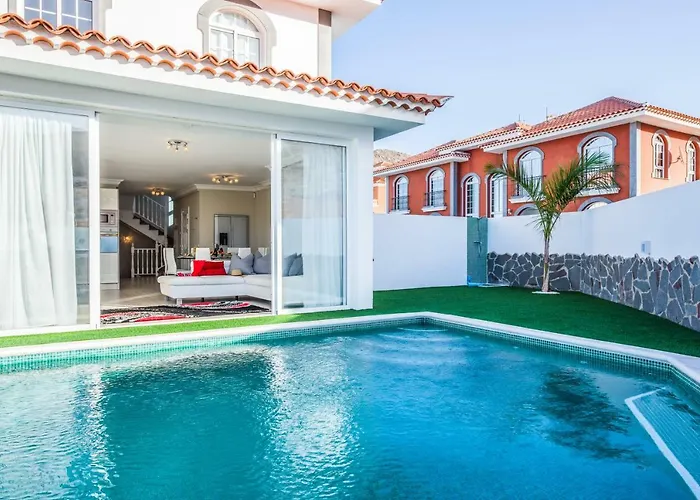 Luxury White With Sea View, Heated Pool 빌라 아데제