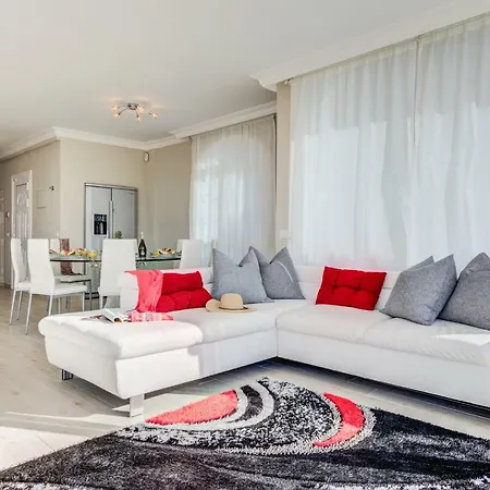Luxury White With Sea View, Heated Pool Vila